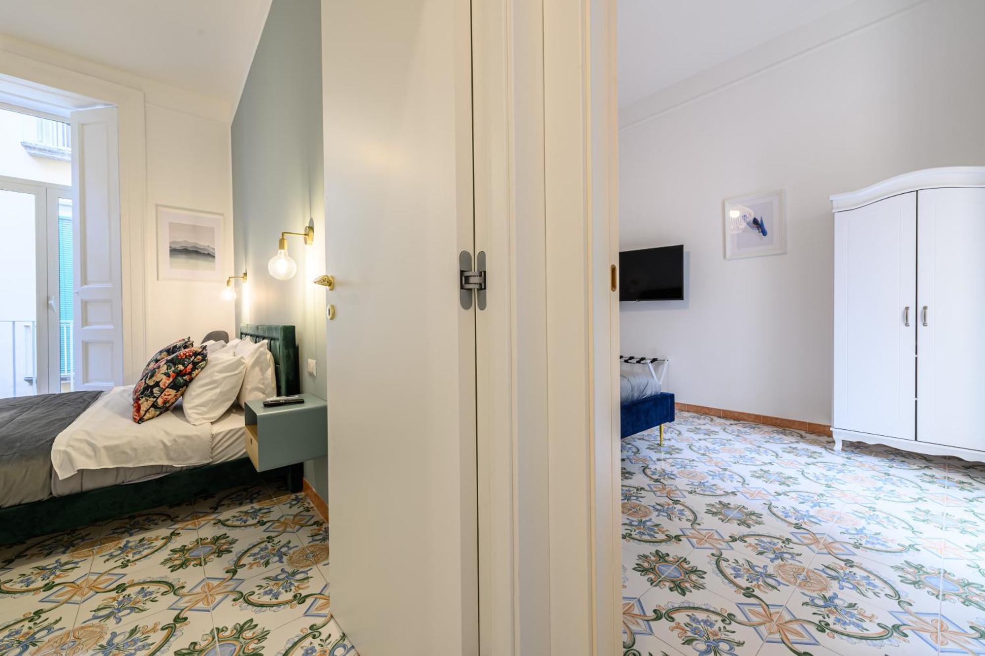 Guest House 121 Charming Apartment Naples Exterior photo