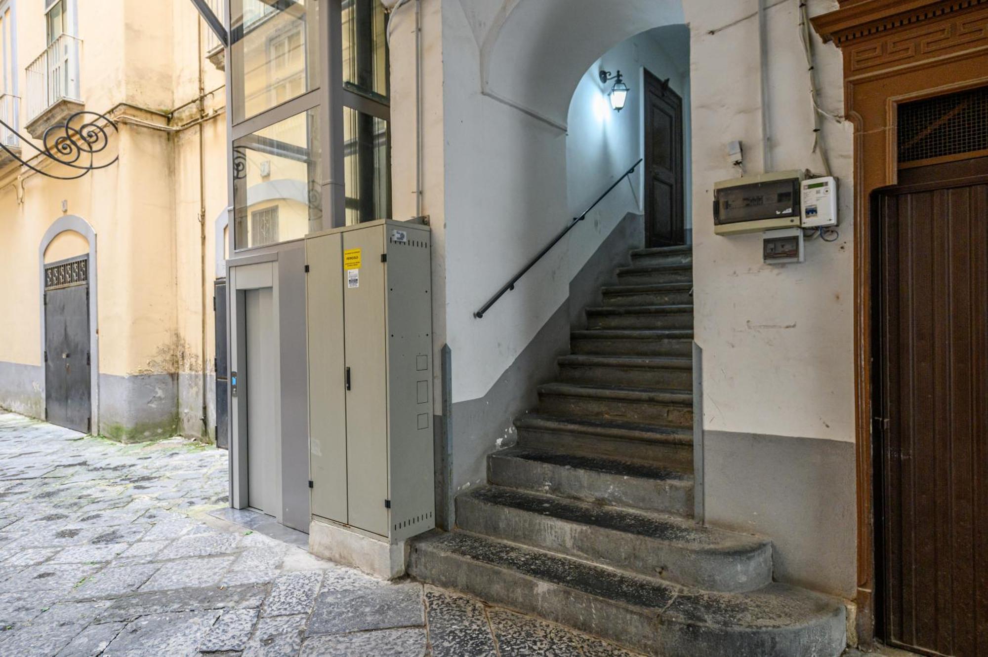 Guest House 121 Charming Apartment Naples Exterior photo